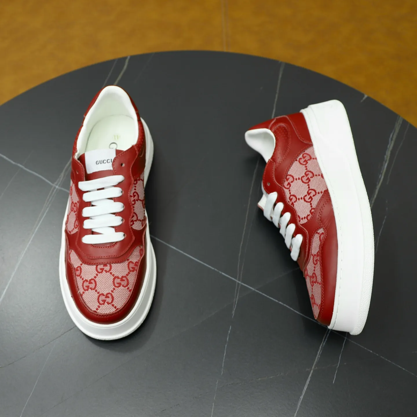 Men's shoes: 400💰🙅‍♂️🙅‍♂️🙅‍♂️ Brand: GUCCI Standard code: 38-44 (45 customized) Grade: Same as the official website Material: Original leather splicing brand cloth Comfortable and breathable sheepskin lining Lightweight wear-resistant outsole Style category: Men's fashion casual shoes Sports shoes Distinguished luxury brand elements Top luxury Color: actual picture color